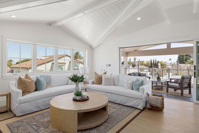747 Orange Ave 304, Coronado, CA 92118