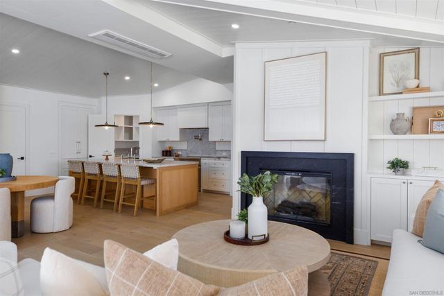 747 Orange Ave 304, Coronado, CA 92118