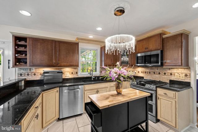 3121 PINEVIEW DR, Dover, PA 17315