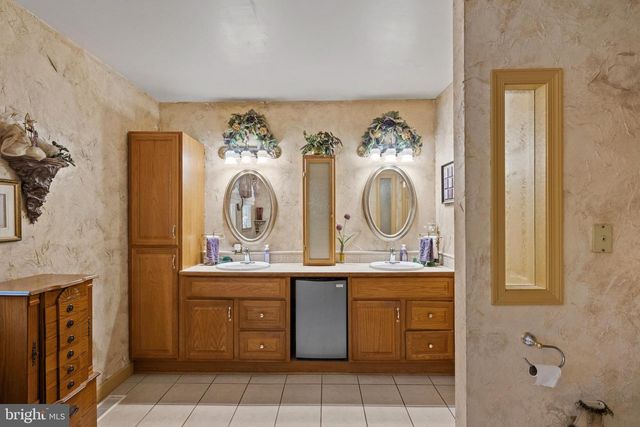 3121 PINEVIEW DR, Dover, PA 17315