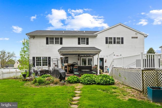 3121 PINEVIEW DR, Dover, PA 17315