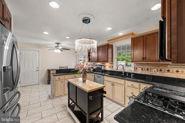 3121 PINEVIEW DR, Dover, PA 17315
