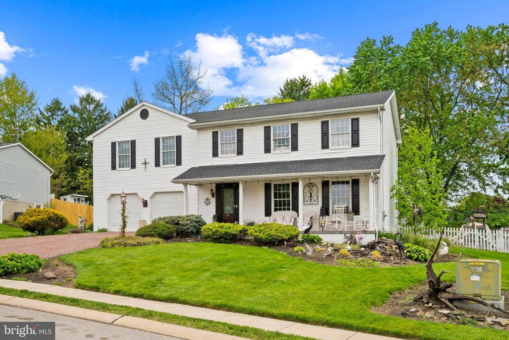 3121 PINEVIEW DR, Dover, PA 17315