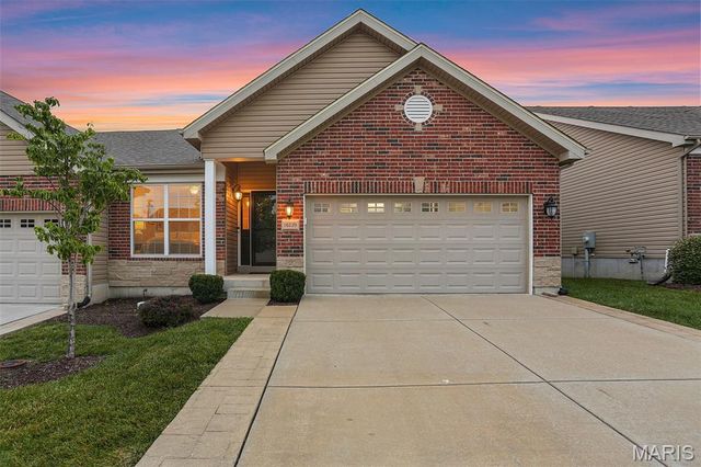 16139 Amber Vista Drive, Ellisville, MO 63021