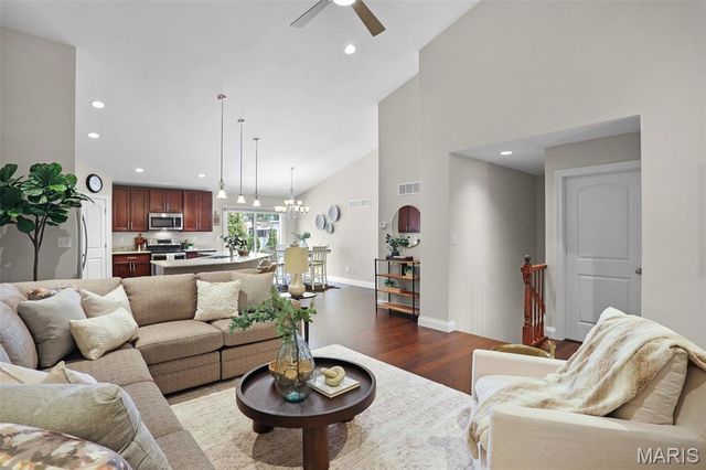 16139 Amber Vista Drive, Ellisville, MO 63021
