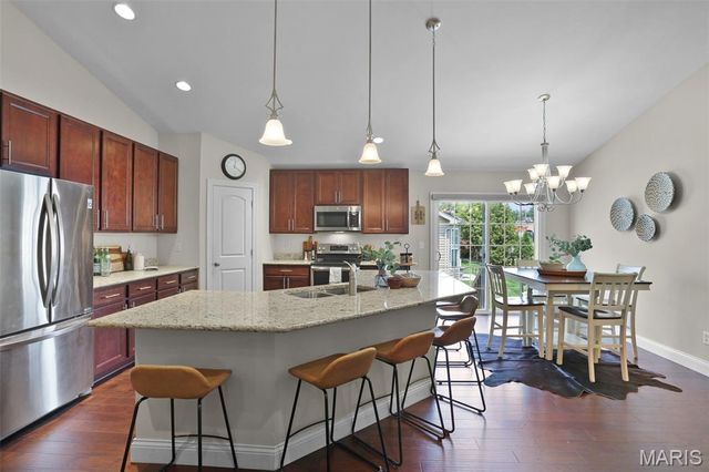 16139 Amber Vista Drive, Ellisville, MO 63021