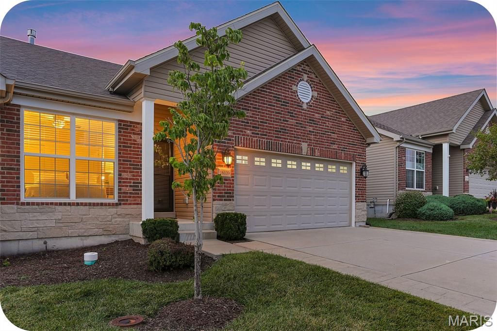16139 Amber Vista Drive, Ellisville, MO 63021