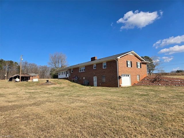 2889 Mountain View Church Road, King, NC 27021