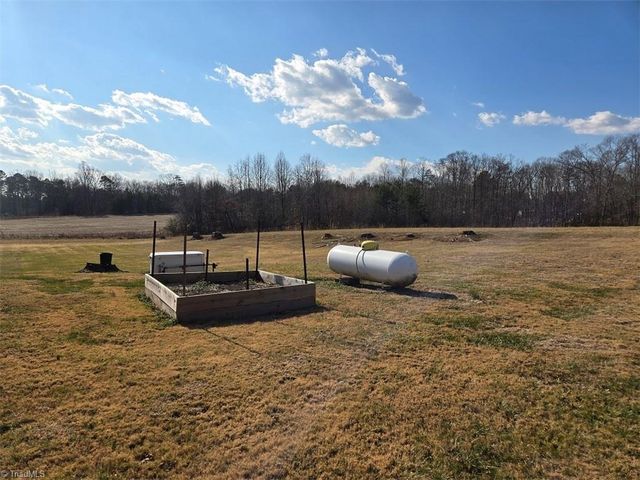 2889 Mountain View Church Road, King, NC 27021