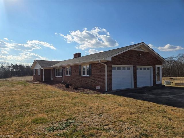 2889 Mountain View Church Road, King, NC 27021