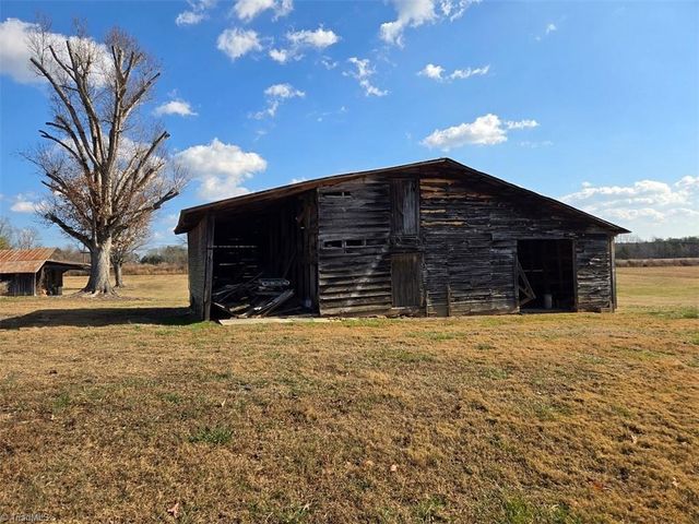 2889 Mountain View Church Road, King, NC 27021