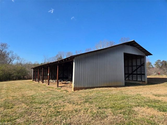 2889 Mountain View Church Road, King, NC 27021