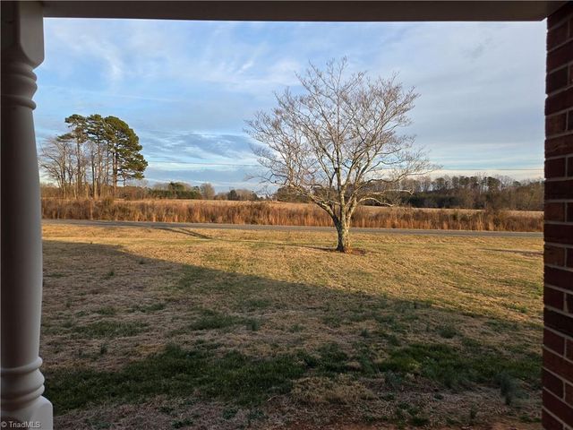 2889 Mountain View Church Road, King, NC 27021