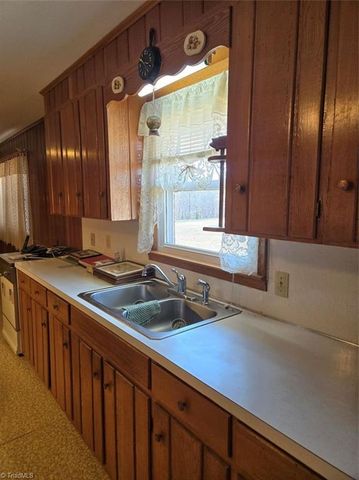 2889 Mountain View Church Road, King, NC 27021