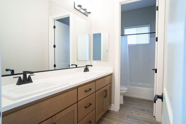 2557 Orinoco Pl, Manteca, CA 95337