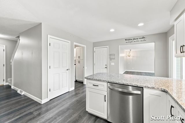 2576 Mapleview Street Se, City Of Kentwood, MI 49508