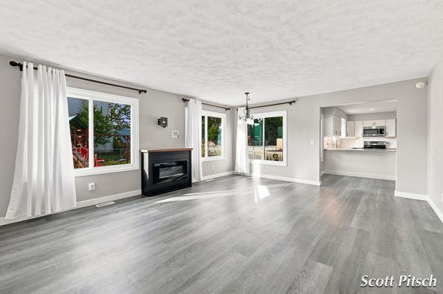 2576 Mapleview Street Se, City Of Kentwood, MI 49508