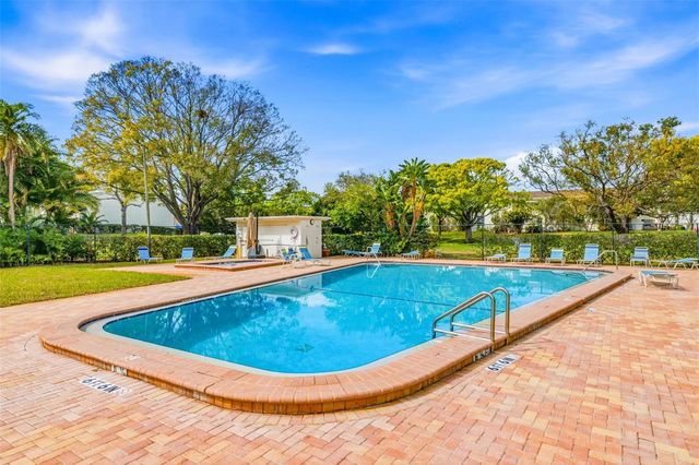 4507 W LA VILLA LANE, Tampa, FL 33611