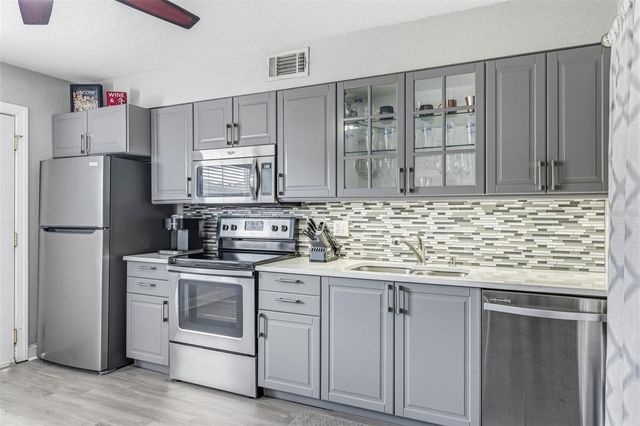 4507 W LA VILLA LANE, Tampa, FL 33611