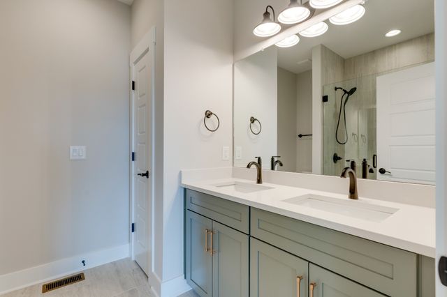 4945 Bill Baggett Rd, Cedar Hill, TN 37032