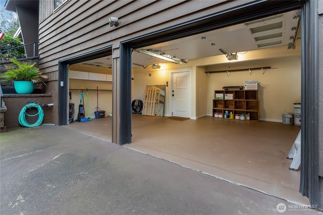 405 Shadow Lane NE, Olympia, WA 98506