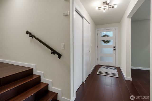 405 Shadow Lane NE, Olympia, WA 98506