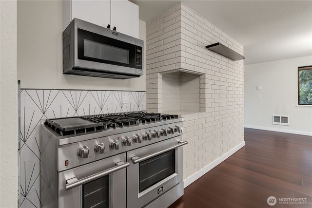 405 Shadow Lane NE, Olympia, WA 98506