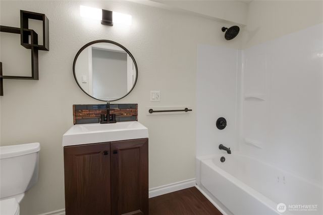 405 Shadow Lane NE, Olympia, WA 98506