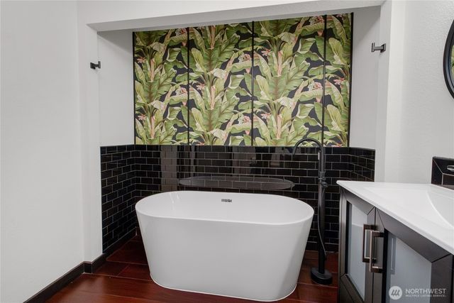 405 Shadow Lane NE, Olympia, WA 98506