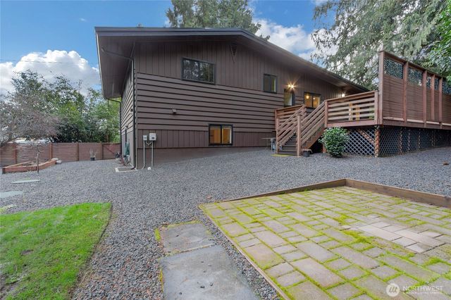 405 Shadow Lane NE, Olympia, WA 98506