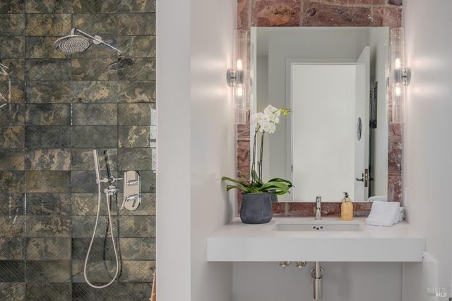 301 1st St W, Sonoma, CA 95476