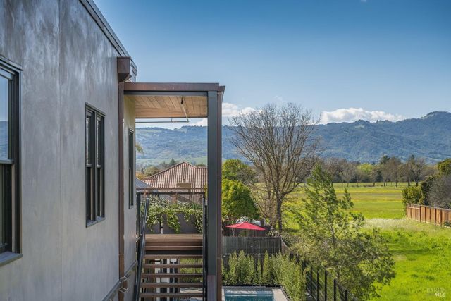 301 1st St W, Sonoma, CA 95476