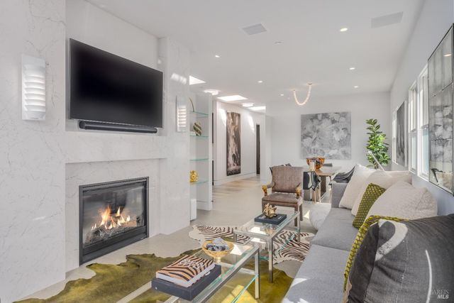 301 1st St W, Sonoma, CA 95476