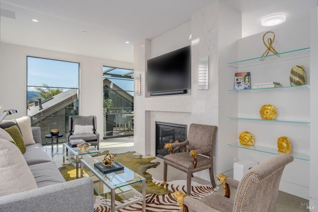 301 1st St W, Sonoma, CA 95476