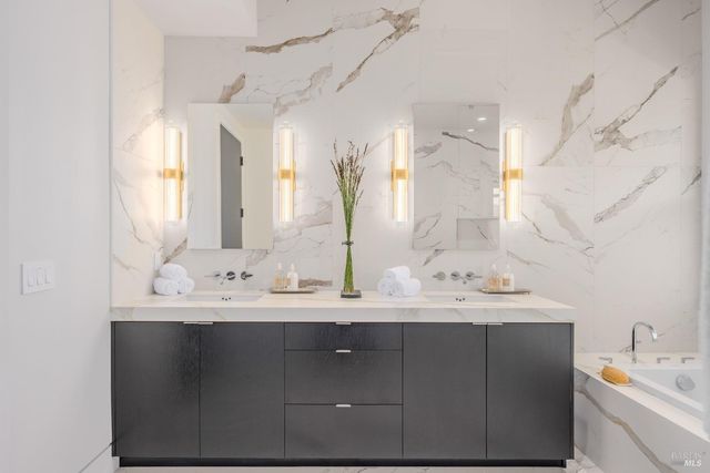 301 1st St W, Sonoma, CA 95476