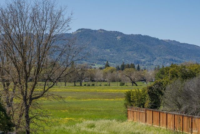 301 1st St W, Sonoma, CA 95476