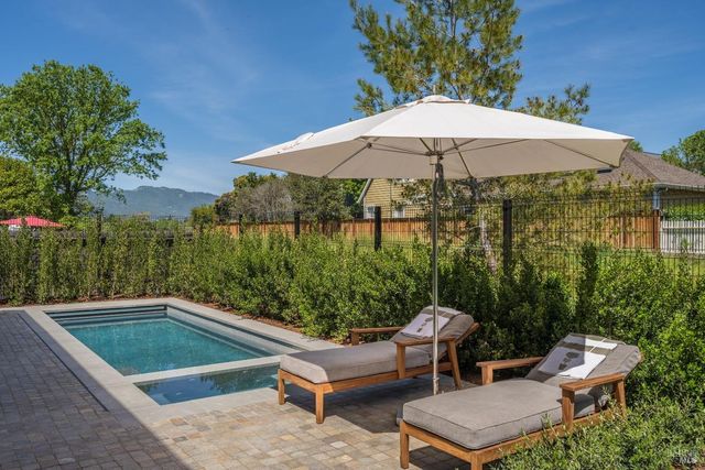 301 1st St W, Sonoma, CA 95476