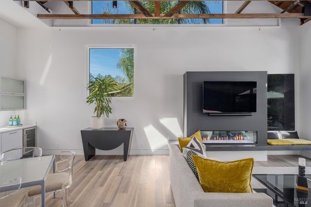 301 1st St W, Sonoma, CA 95476