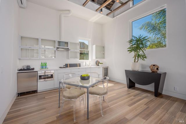 301 1st St W, Sonoma, CA 95476