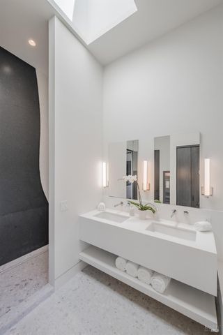 301 1st St W, Sonoma, CA 95476