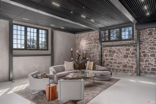 301 1st St W, Sonoma, CA 95476