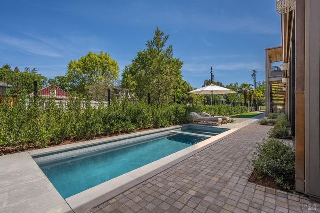 301 1st St W, Sonoma, CA 95476