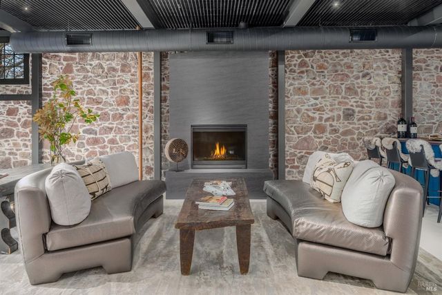 301 1st St W, Sonoma, CA 95476