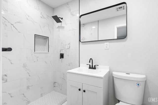 3013 Arnold Street, Bakersfield, CA 93305