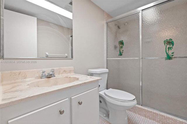 5950 Del Lago Circle 106, Sunrise, FL 33313