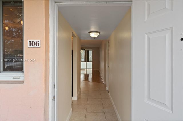 5950 Del Lago Circle 106, Sunrise, FL 33313