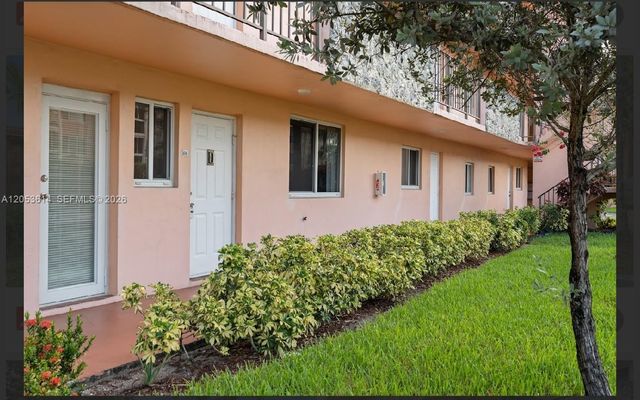 5950 Del Lago Circle 106, Sunrise, FL 33313
