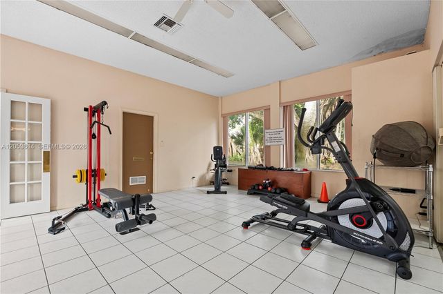 5950 Del Lago Circle 106, Sunrise, FL 33313
