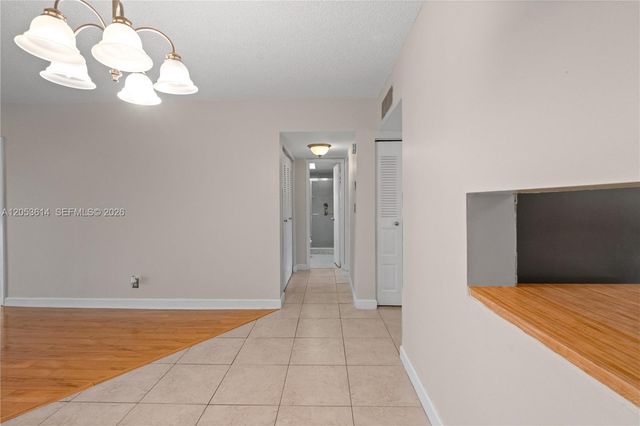 5950 Del Lago Circle 106, Sunrise, FL 33313