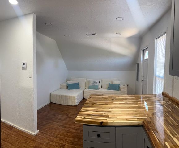 1157 Tinkle, Crystal Beach, TX 77650
